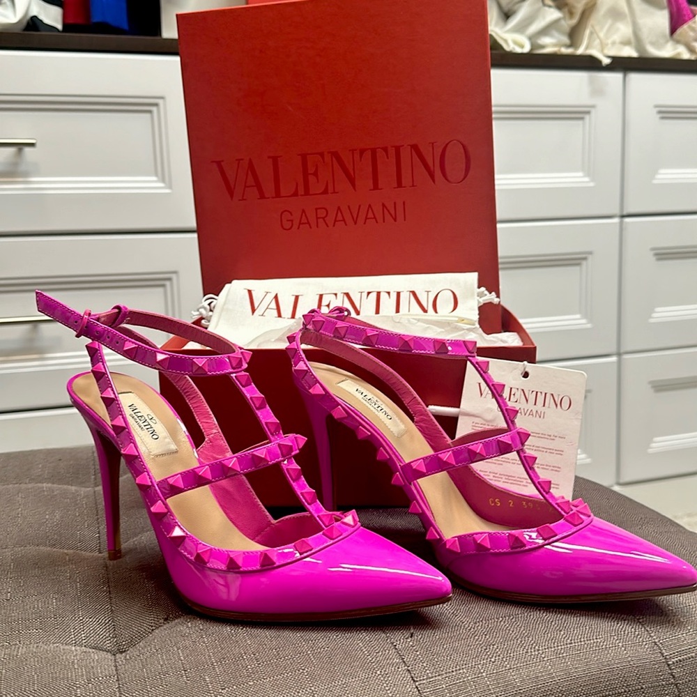 Valentino Rockstud iconic paten pink pumps